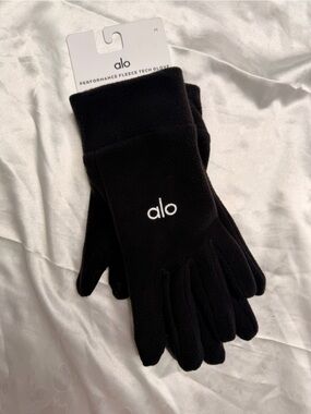 ALO Yoga | Accessories | Nwt Alo Yoga Sleek City Gloves In Black Sz Xss |  Poshmark